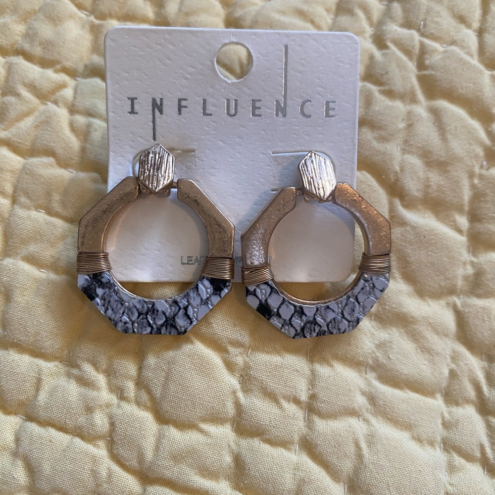 Influence Gold and Black Earrings